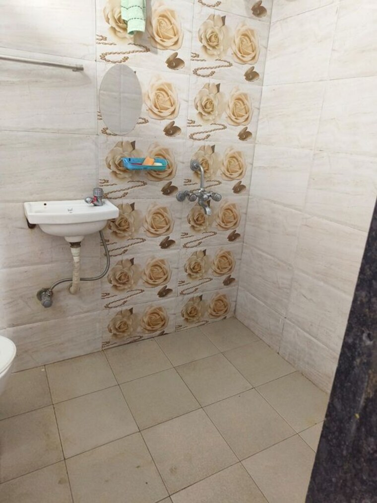 Bathroom, jayant-sapphire 2 Bedroom 800 Sq.Ft. Apartment In Prabhadevi Mumbai 10655180