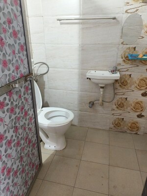 Bathroom in 2 BHK Apartment at Jayant Sapphire, Prabhadevi – for Rent
