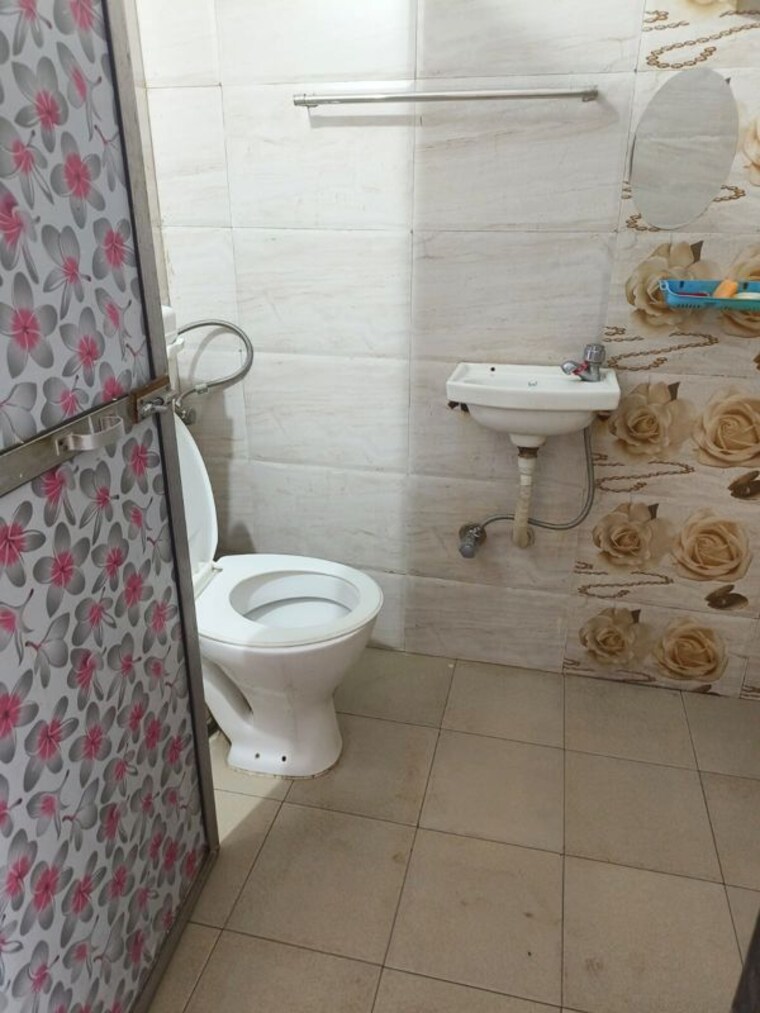 Bathroom, jayant-sapphire 2 Bedroom 800 Sq.Ft. Apartment In Prabhadevi Mumbai 10655180