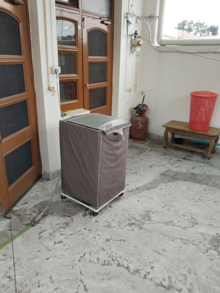 Bathroom, sector 7 1 Bedroom 1200 Sq.Ft. Independent House In Sector 7 Panchkula 10655185
