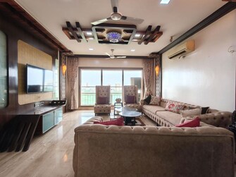 4 BHK +  2800 Sq.Ft. Apartment in Oberoi Sky Gardens