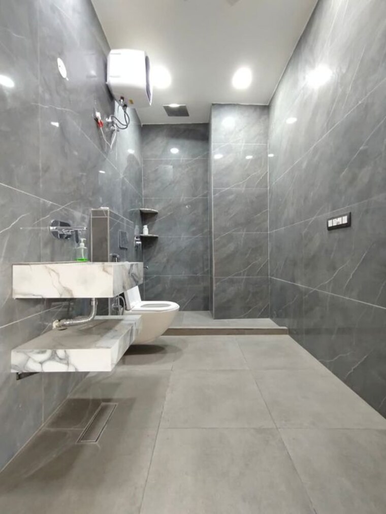 Bathroom, shanti kunj 4 Bedroom 4700 Sq.Ft. Apartment In Shanti Kunj Delhi 10655204