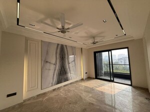 Room in 4 BHK Builder Floor at South City 2 – for Rent