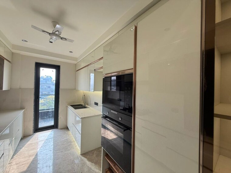 Kitchen, south city 2 4 Bedroom 300 Sq.Yd. Builder Floor In South City 2 Gurgaon 10655220