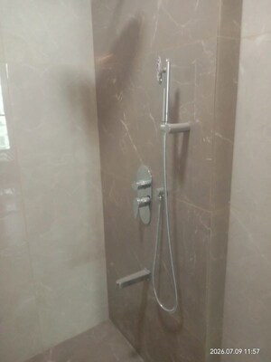 Furnished Amenities in 2 BHK Apartment at Chandak Cornerstone, Worli – for Rent