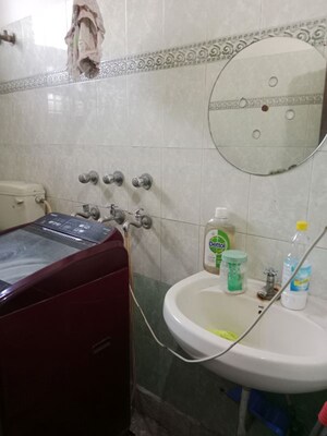 Bathroom in 2.5 BHK Builder Floor at Sector 13 – for Rent