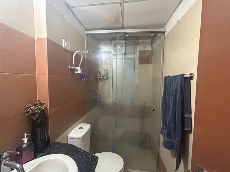 Bathroom, mahagun-mywoods 2 Bedroom 1000 Sq.Ft. Apartment In Sector 16c Greater Noida Greater Noida 10655259