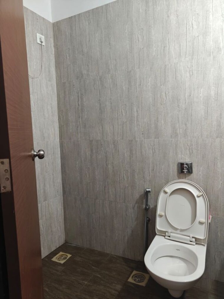 Bathroom, amann-marina 3 Bedroom 1150 Sq.Ft. Apartment In Worli Mumbai 10655271