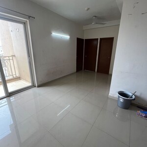 Room in 2.5 BHK Apartment at Mahagun Mywoods, Sector 16c Greater Noida – for Rent