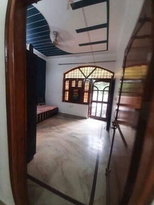 Room in 3 BHK Builder Floor at Sector 9 – for Rent