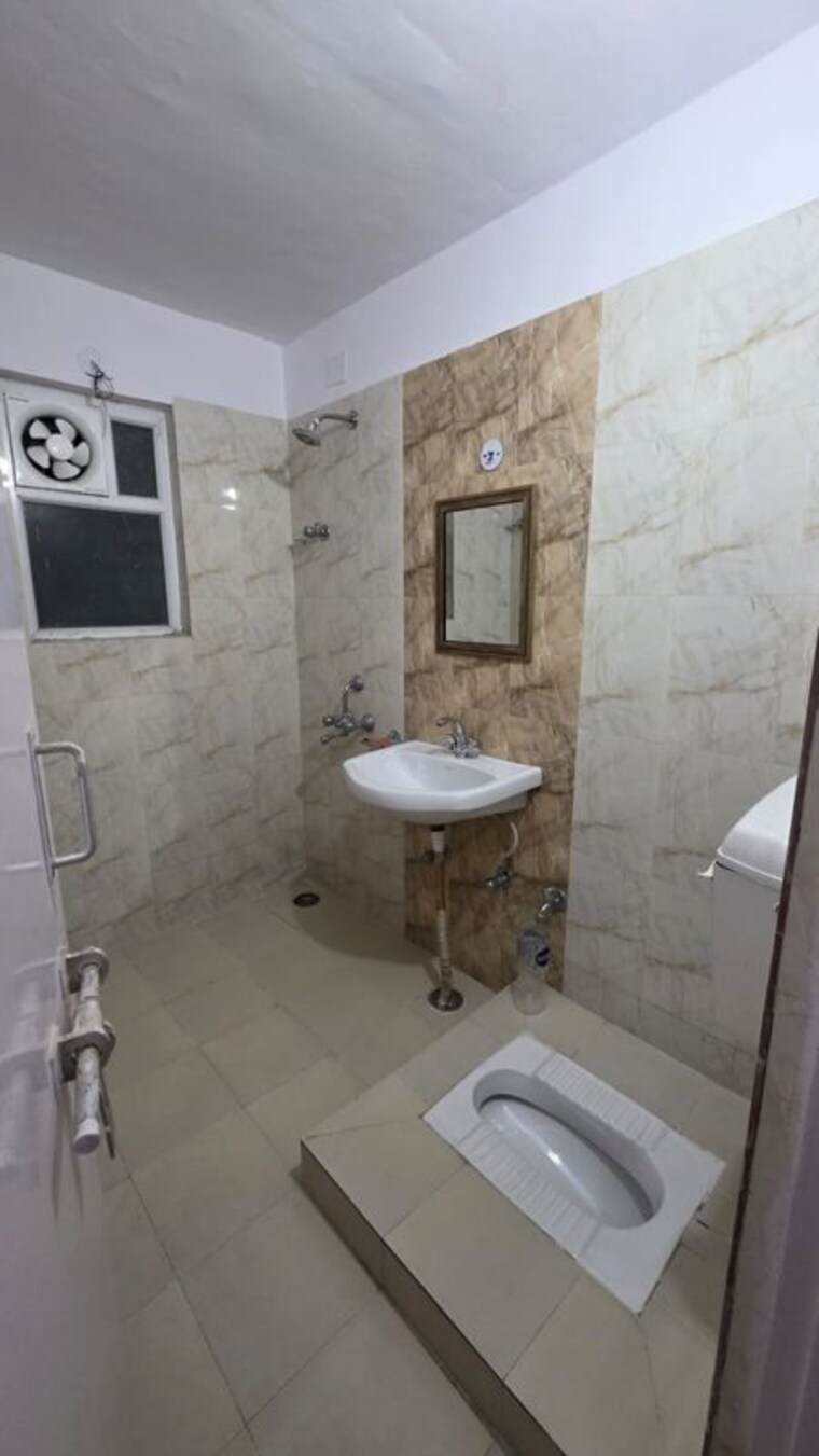 Bathroom, sargam-apartment 3 Bedroom 1600 Sq.Ft. Apartment In Jankipuram Lucknow 10655295