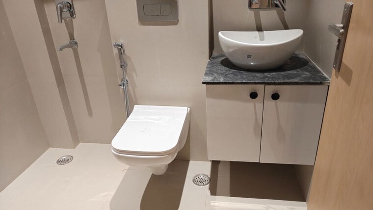 Bathroom, bptp-astaire-gardens 2 Bedroom 1200 Sq.Ft. Apartment In Sector 70a Gurgaon 10655316