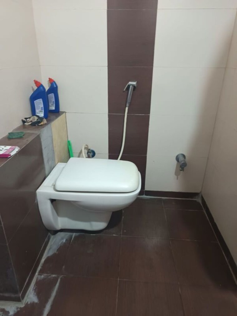 Bathroom, suyog-pearl 2 Bedroom 865 Sq.Ft. Apartment In Hadapsar Pune 10655314