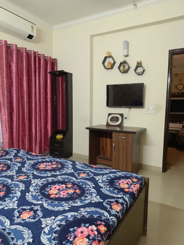 Bedroom, nimbus-express-park-view 3 Bedroom 1267 Sq.Ft. Apartment In Chi V Greater Noida Greater Noida 10655334