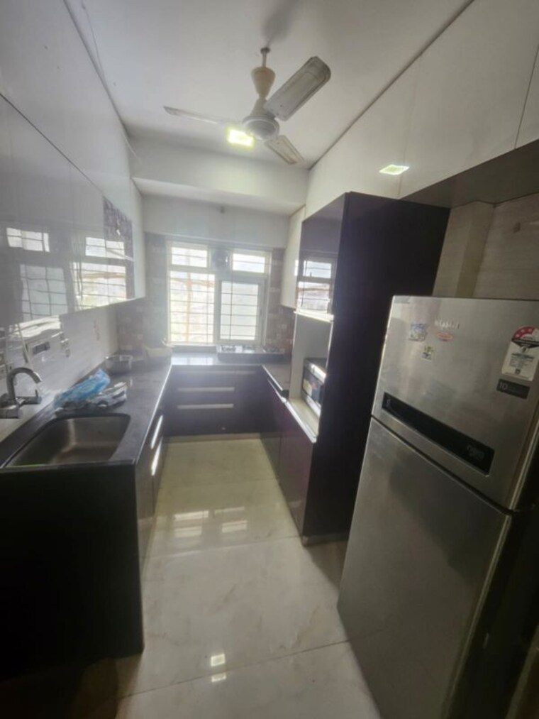 Kitchen, khar west 3 Bedroom 840 Sq.Ft. Apartment In Khar West Mumbai 10655339