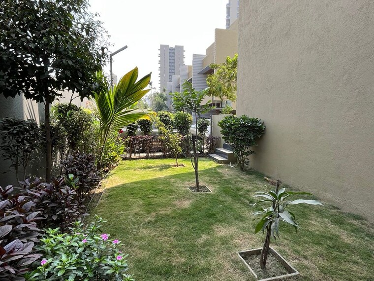 Garden, runal-gateway 3 Bedroom 1500 Sq.Ft. Independent House In Ravet Pune 10655353