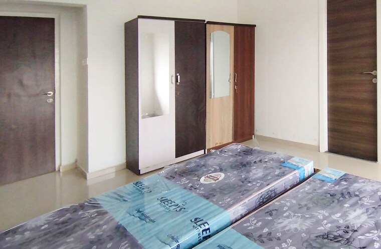 Bedroom, mulund west Pg For Boys In Mulund West 10655377