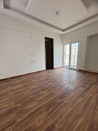 3 BHK Apartment For Sale in Omaxe Palm Greens in Mu Greater Noida, Greater Noida