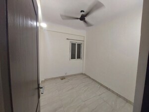 Room in 2.5 BHK Apartment at Saviour Park, Mohan Nagar – for Sale