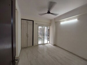 Room in 2.5 BHK Apartment at Saviour Park, Mohan Nagar – for Sale