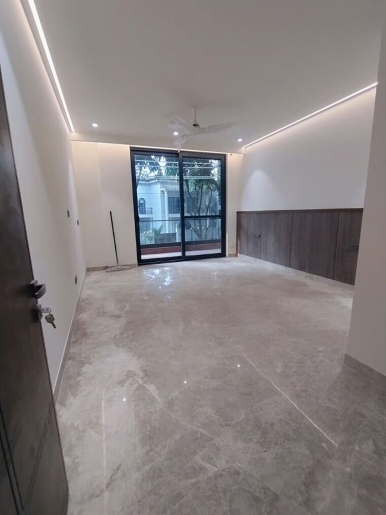 Room, sushant lok i 3 Bedroom 215 Sq.Yd. Builder Floor In Sushant Lok I Gurgaon 10655383