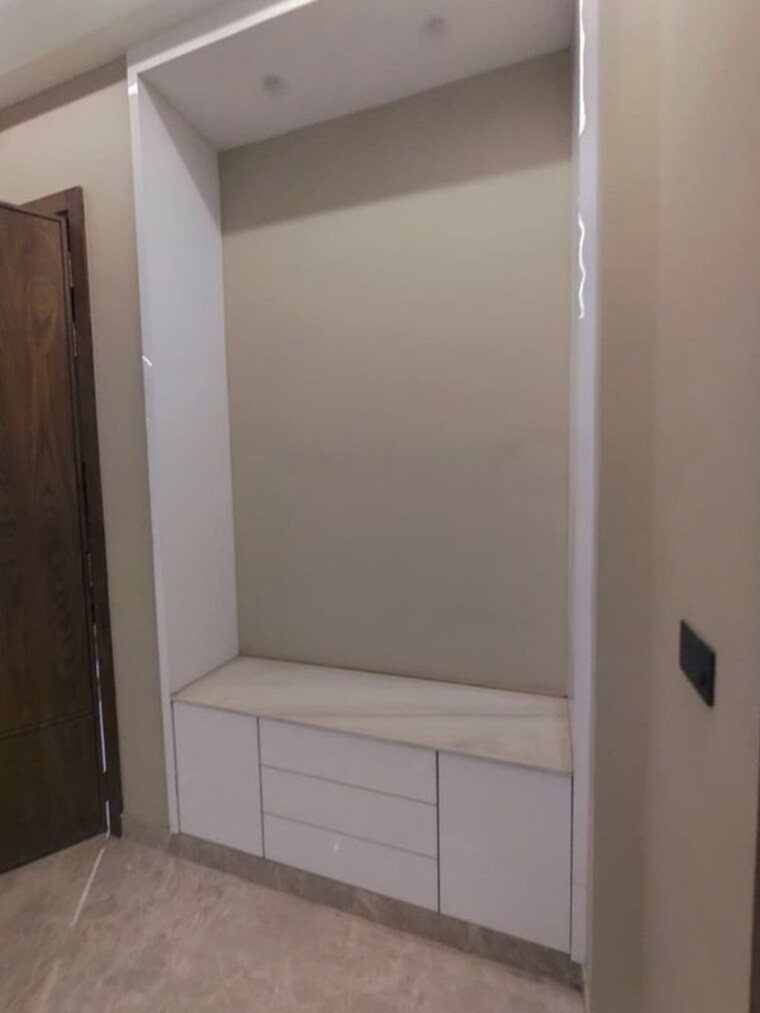 Room, sushant lok i 3 Bedroom 215 Sq.Yd. Builder Floor In Sushant Lok I Gurgaon 10655383