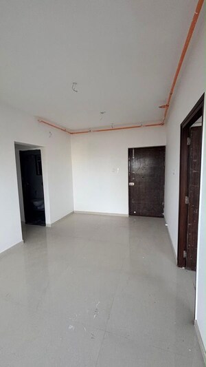Room in 2 BHK Apartment at Dem Phoenix, Malad East – for Rent