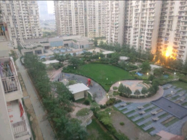Swimming Pool, mahagun-mywoods 2.5 Bedroom 1290 Sq.Ft. Apartment In Sector 16c Greater Noida Greater Noida 10575057