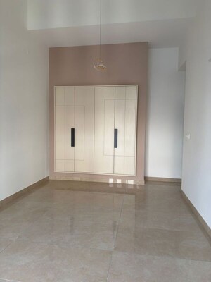 Room in 4 BHK Apartment at RMZ Latitude, Hebbal – for Rent