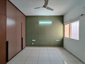 Room in 3 BHK Apartment at Prestige Finsbury Park Regent, Bagaluru – for Rent