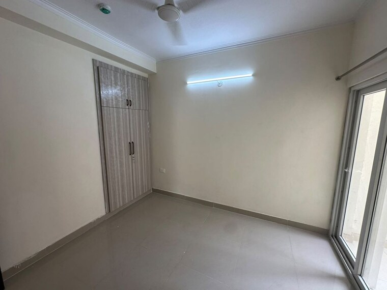 Room, shri-radha-aqua-garden 2 Bedroom 1050 Sq.Ft. Apartment In Sector 16b Greater Noida Greater Noida 10655408