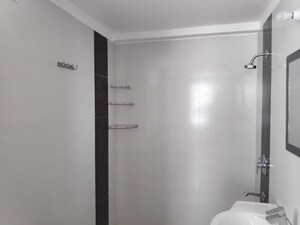 Room in 3 BHK Apartment at Ramprastha City The Edge Towers, Sector 37d – for Rent