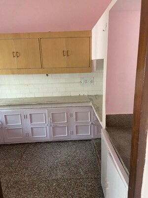 Furnished Amenities in 3 BHK Independent House at Sector 21 – for Rent