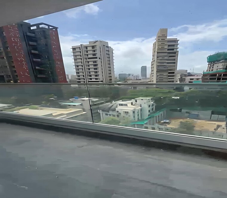 Balcony, matunga east 3 Bedroom 1100 Sq.Ft. Apartment In Matunga East Mumbai 10655451