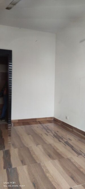 Room in  Apartment at Mahagun My Woods, Sector 16c Greater Noida – for Rent