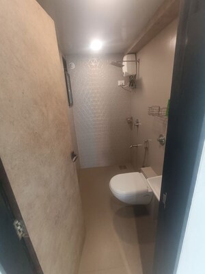 Bathroom in 2.5 BHK Apartment at Akshar Shreeji Heights, Seawoods – for Rent