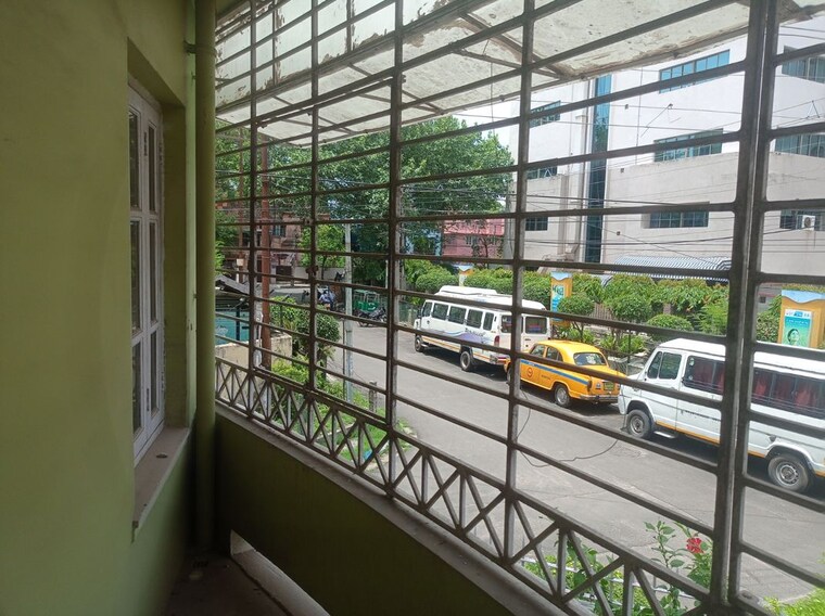 Balcony, golf green 2 Bedroom 1000 Sq.Ft. Apartment In Golf Green Kolkata 10652028