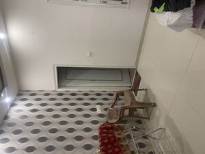 Room in 6 BHK Independent House at Sector 11 – for Sale