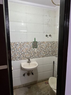 Bathroom in 2 BHK Builder Floor at Rohini Sector 25 – for Rent