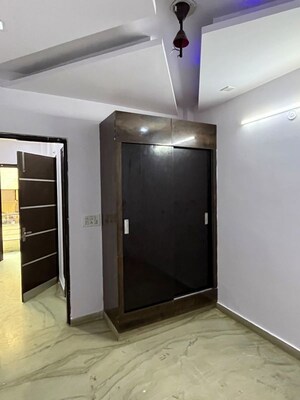 Room in 2 BHK Builder Floor at Rohini Sector 25 – for Rent