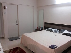 Bedroom in 3 BHK Apartment at Kumar Parisar, Kothrud – for Rent