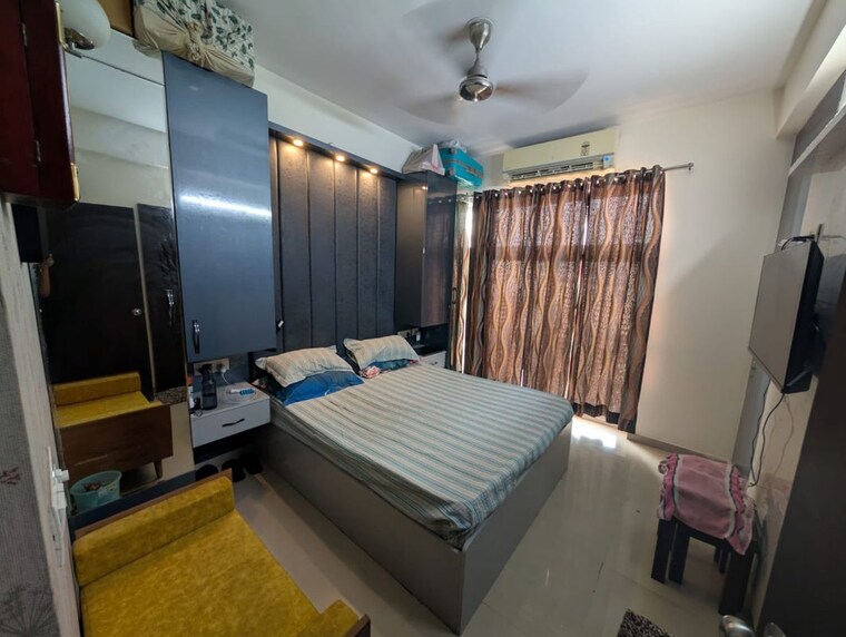Bedroom, mahagun-my-woods 3.5 Bedroom 1810 Sq.Ft. Apartment In Sector 16c Greater Noida Greater Noida 10655001