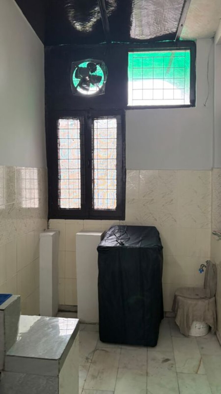 Room, sector 57 4 Bedroom 2700 Sq.Ft. Builder Floor In Sector 57 Gurgaon 10655525