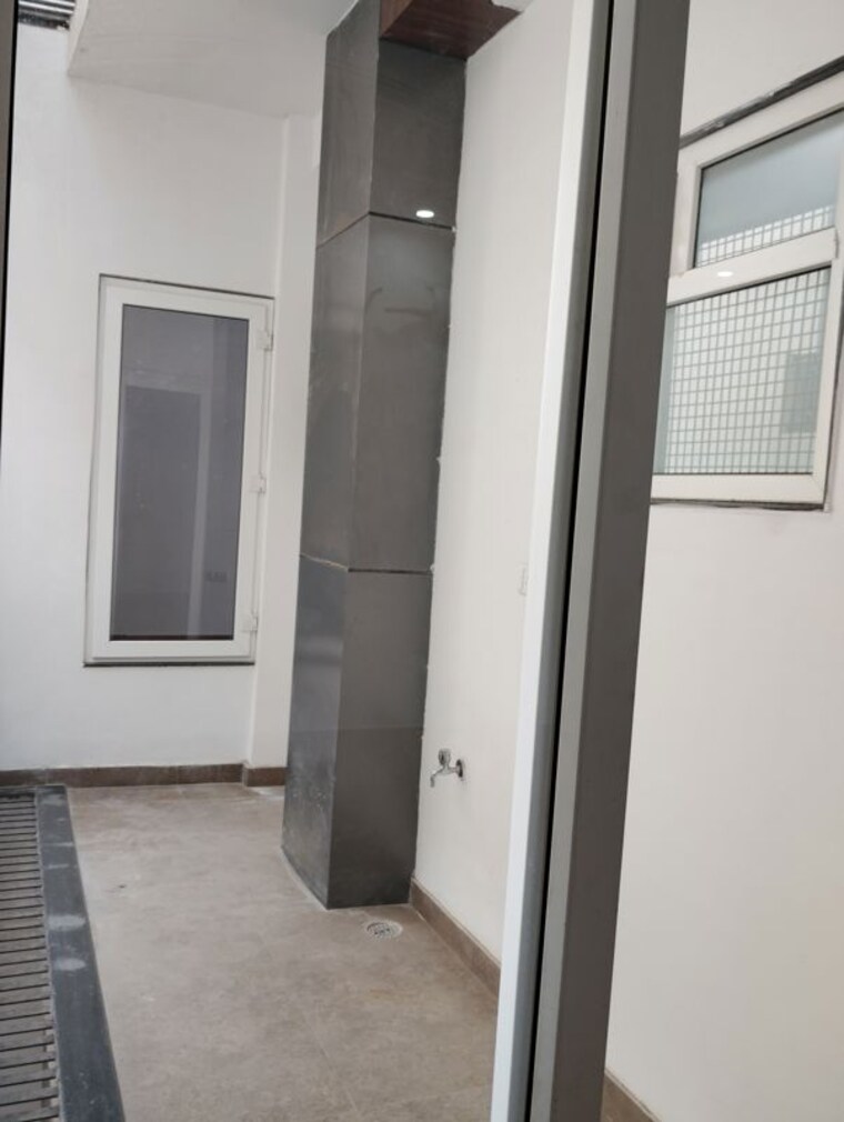 undefined, silver-height 3 Bedroom 1600 Sq.Ft. Apartment In Mahanagar Lucknow 10655574