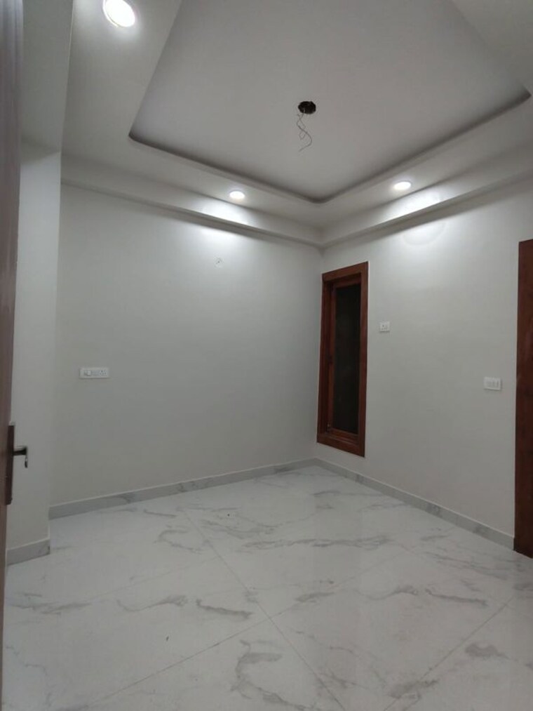 Room, sai-niwas-apartments-noida  650 Sq.Ft. Builder Floor In Sector 73 Noida 10655603