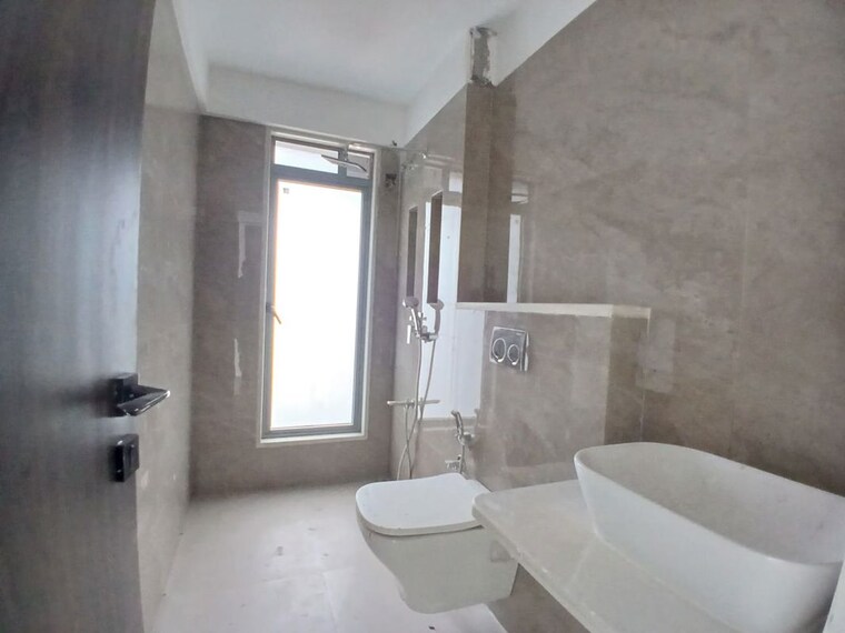 Bathroom, shree-park-altezza 3 Bedroom 1100 Sq.Ft. Apartment In Andheri West Mumbai 10655635