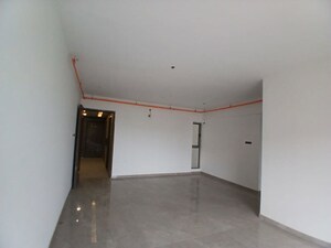Room in 3 BHK Apartment at Shree Park Altezza, Andheri West – for Rent