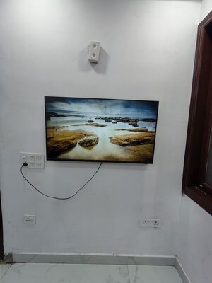 Furnished Amenities in 1 BHK Builder Floor at Ignou Road – for Rent