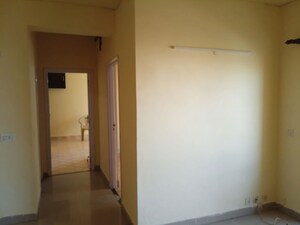 Room in 2 BHK Apartment at Piyush Heights, Sector 89 – for Rent