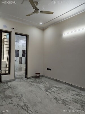 Room in 3 BHK Builder Floor at Sector 46 – for Rent